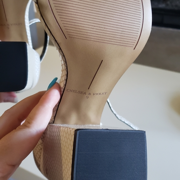 Chelsea & Violet white snakeskin block heels! - Picture 5 of 6